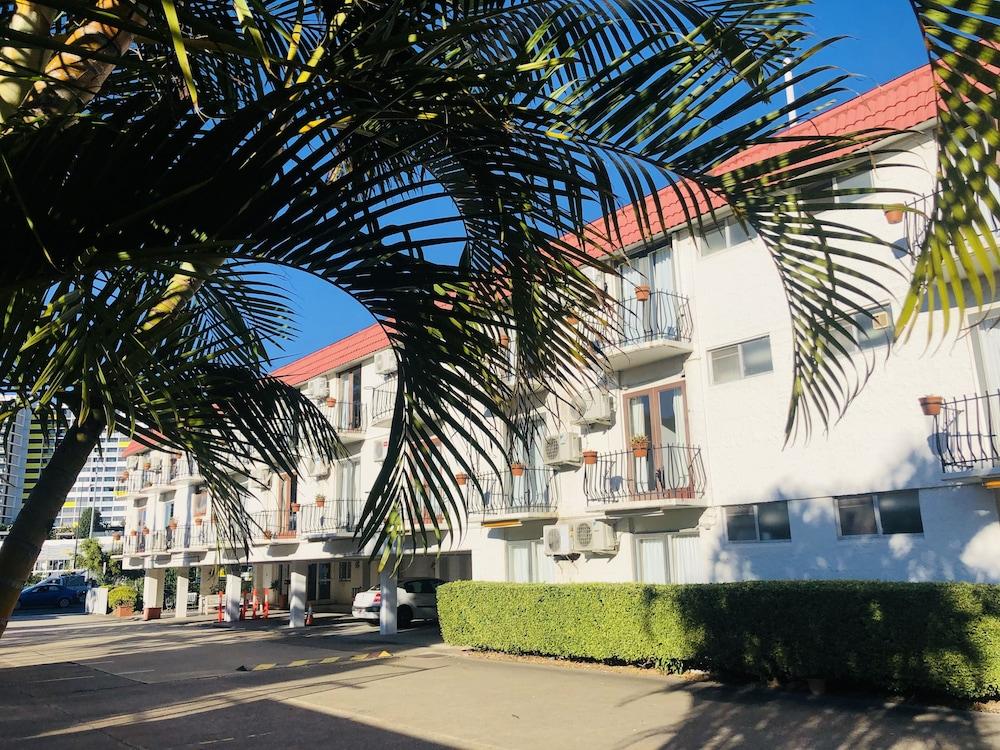 Hamilton Brisbane Airport Hotel Exterior photo